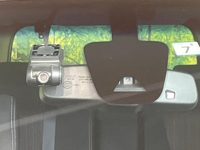 �y�G�}�[�W�F���V�[�u���[�L�z���s���ɑO���̎ԗ�����F�����A�Փ˂������Ȏ��͌x��ƃu���[�L�ŏՓˉ���Ɣ�Q�y�����A�V�X�g�B�����S�Ƀh���C�u�����y���݂��������܂��B