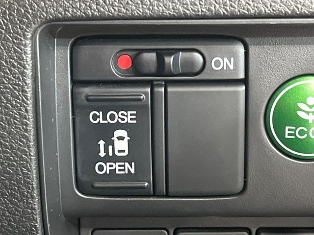 �y�p���[�X���C�h�h�A�z�X�}�[�g�L�[��^�]�Ȃ̃X�C�b�`�ŃX���C�h�h�A�̊J���\���d��������͂����ăh�A���J����K�v�������A���������q�l�ł��A�d���ו��������Ă��鎞�����N�ɊJ���߂ł��܂���