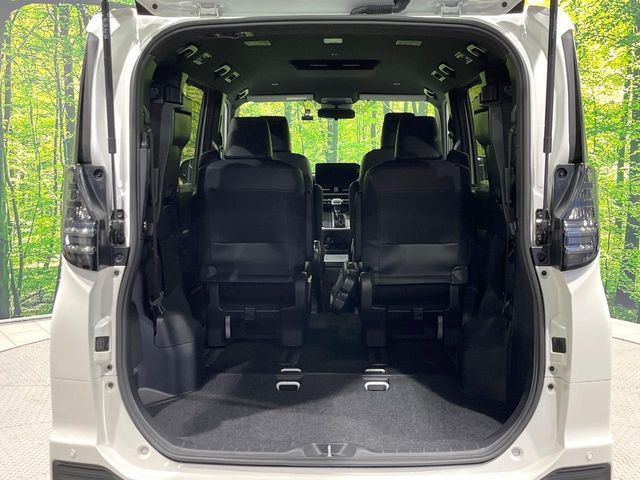 ���i�̂���������ʋ΁A���}���ɏ\���ȉ׎��X�y�[�X���m�ۂ��Ă���܂��B�Z�J���h�V�[�g��|���ƁA�傫�ȉו��̐ύڂ��\�ł���