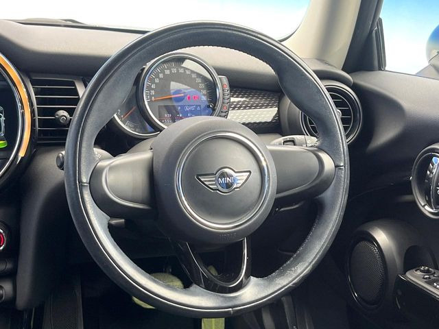 ���n���h�����̃X�������Ȃ��A���ꂢ�ȏ�Ԃ��ێ����Ă���܂��B�e�X�C�b�`���̓�����m�F�ς݂ł��B