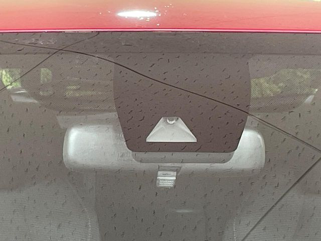 �y�g���^�Z�[�t�e�B�Z���X�z���s���ɑO���̎ԗ�����F�����A�Փ˂������Ȏ��͌x��ƃu���[�L�ŏՓˉ���Ɣ�Q�y�����A�V�X�g�B�����S�Ƀh���C�u�����y���݂��������܂��B