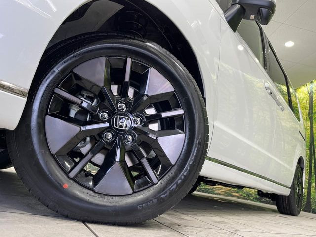 �y����16�C���`�A���~�z�C�[���z�O�ςɃ}�b�`���������A���~�z�C�[���𑕒����Ă���܂��B�e��ЊO�A���~�z�C�[����A�X�^�b�h���X�^�C�����戵�����Ă���܂��B���񂲑��k����������