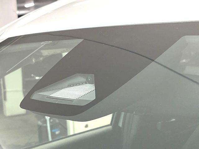 �y�z���_�Z���V���O�z���s���ɑO���̎ԗ�����F�����A�Փ˂������Ȏ��͌x��ƃu���[�L�ŏՓˉ���Ɣ�Q�y�����A�V�X�g�B�����S�Ƀh���C�u�����y���݂��������܂��B