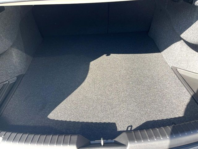 ���i�̂���������ʋ΁A���}���ɏ\���ȉ׎��X�y�[�X���m�ۂ��Ă���܂��B