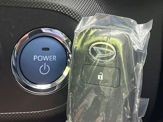 �y�X�}�[�g�L�[�z�J�o����|�P�b�g�ɓ��ꂽ�܂܂ł��h�A�̎{���E�������\�ȃX�}�[�g�L�[�𑕔��B�G���W���̃I���E�I�t�����J�M�����o���K�v����������Ƃ��Ă��֗��ł���