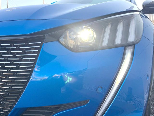 ��LED�w�b�h���C�g:��ԑ��s�����ǍD�Ȏ��E���m�ۂ����S���ĉ^�]�ł��鍂�P�xLED�w�b�h���C�g�𑕔�!�_�����x�������A����d�͂��}�����Ă��܂��B