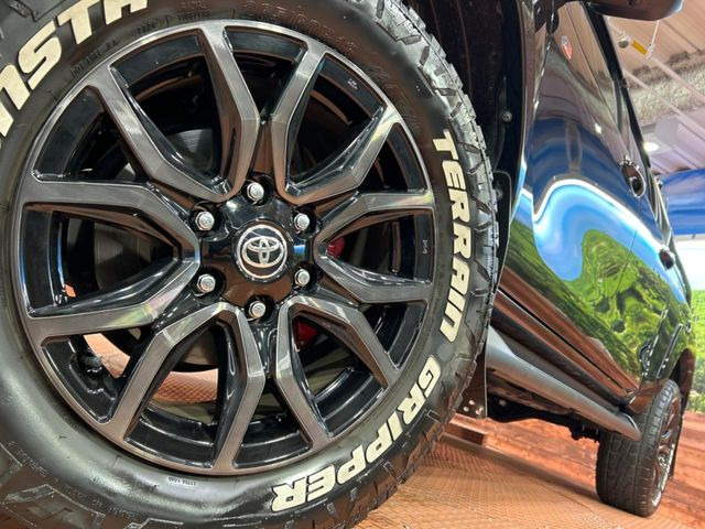 �y����18�C���`�A���~�z�C�[���z�O�ςɃ}�b�`���������A���~�z�C�[���𑕒����Ă���܂��B�e��ЊO�A���~�z�C�[����A�X�^�b�h���X�^�C�����戵�����Ă���܂��B���񂲑��k����������