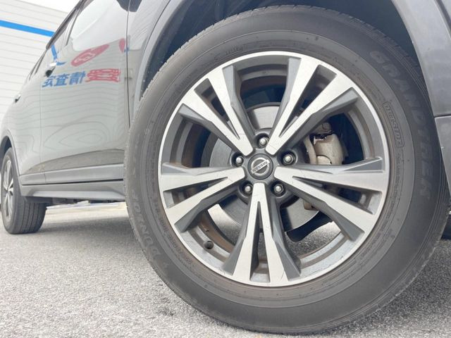 �y�����A���~�z�C�[���z�O�ςɃ}�b�`���������A���~�z�C�[���𑕒����Ă���܂��B�e��ЊO�A���~�z�C�[����A�X�^�b�h���X�^�C�����戵�����Ă���܂��B���񂲑��k����������