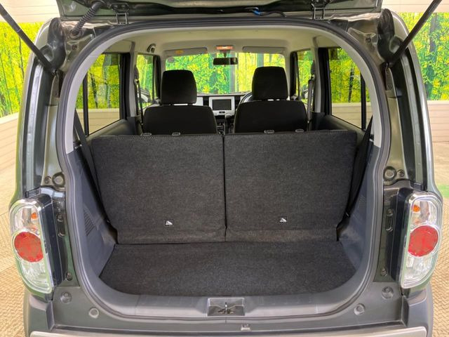 ���i�̂���������ʋ΁A���}���ɏ\���ȉ׎��X�y�[�X���m�ۂ��Ă���܂��B�Z�J���h�V�[�g��|���ƁA�傫�ȉו��̐ύڂ��\�ł���