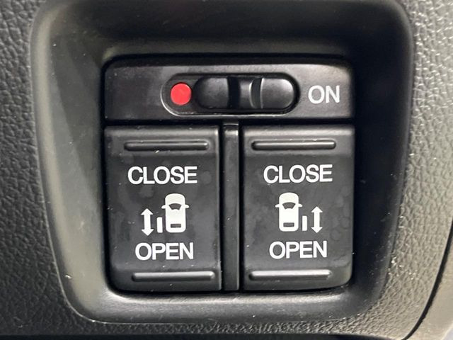 �y�����p���[�X���C�h�h�A�z�X�}�[�g�L�[��^�]�Ȃ̃X�C�b�`�Ō�ȗ����X���C�h�h�A�̊J���\���d��������͂����ăh�A���J����K�v�������A�����Ȃ��q�l�ł��ȒP�ɊJ���߂ł����K�ł���