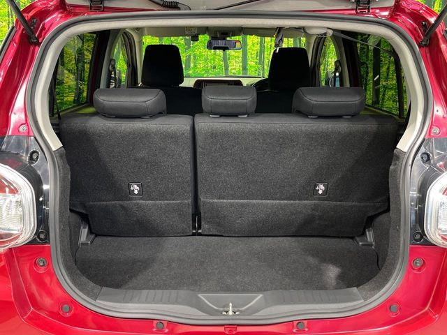 ���i�̂���������ʋ΁A���}���ɏ\���ȉ׎��X�y�[�X���m�ۂ��Ă���܂��B�Z�J���h�V�[�g��|���ƁA�傫�ȉו��̐ύڂ��\�ł���