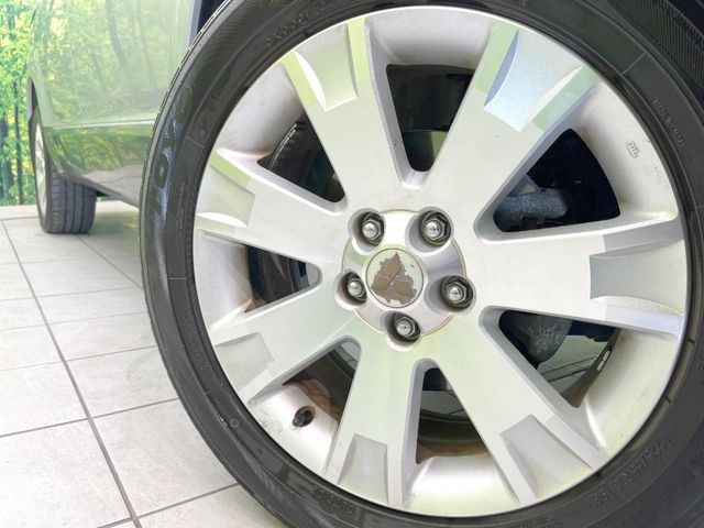 �y����18�C���`�A���~�z�C�[���z�O�ςɃ}�b�`���������A���~�z�C�[���𑕒����Ă���܂��B�e��ЊO�A���~�z�C�[����A�X�^�b�h���X�^�C�����戵�����Ă���܂��B���񂲑��k����������