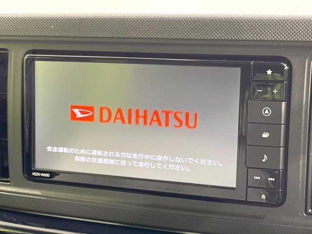 �y�����i�r�z�l�C�̏����i�r�𑕔����Ă���܂��B�i�r�̎g���₷���͂������A�I�[�f�B�I�@�\���[��!�L�����v�◷�s�͂������A�ʋ΂┃�����ȂǕ��i�̃h���C�u���y�����Ȃ�͂���