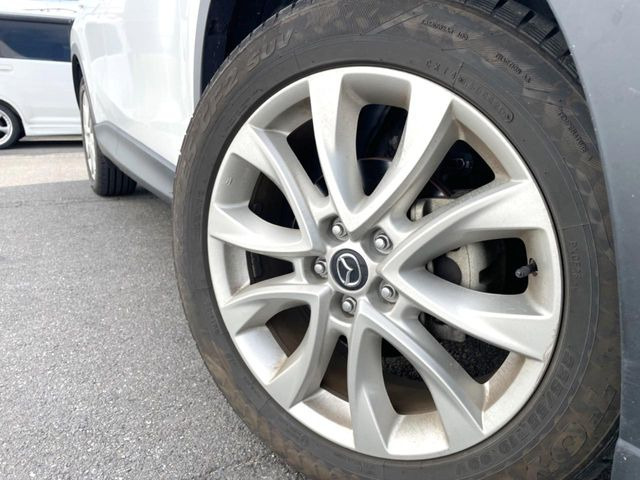 �y�����A���~�z�C�[���z�O�ςɃ}�b�`���������A���~�z�C�[���𑕒����Ă���܂��B�e��ЊO�A���~�z�C�[����A�X�^�b�h���X�^�C�����戵�����Ă���܂��B���񂲑��k����������