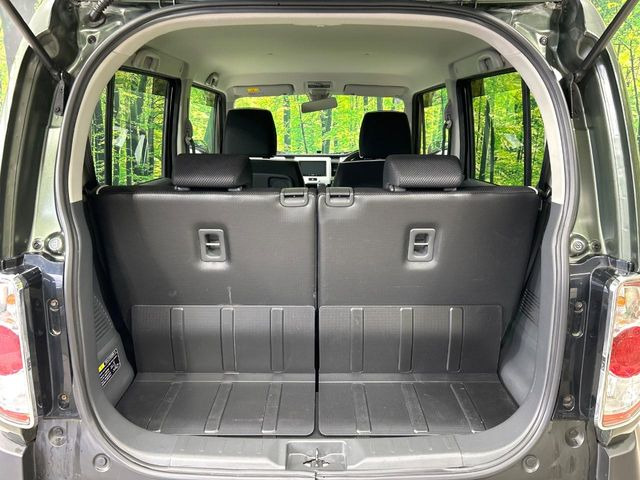 ���i�̂���������ʋ΁A���}���ɏ\���ȉ׎��X�y�[�X���m�ۂ��Ă���܂��B�Z�J���h�V�[�g��|���ƁA�傫�ȉו��̐ύڂ��\�ł���