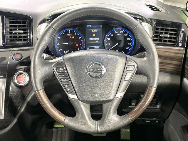 �y�����v�����X�e�A�����O�z�㎿�Ȋv���g�p���邱�ƂŁA��ɂ����������݂ƂĂ��^�]���₷���n���h���ł���