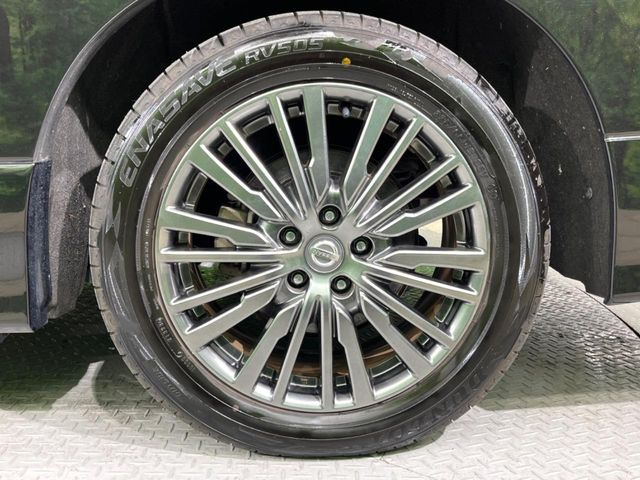 �y����18�C���`�A���~�z�C�[���z�O�ςɃ}�b�`���������A���~�z�C�[���𑕒����Ă���܂��B�e��ЊO�A���~�z�C�[����A�X�^�b�h���X�^�C�����戵�����Ă���܂��B���񂲑��k����������