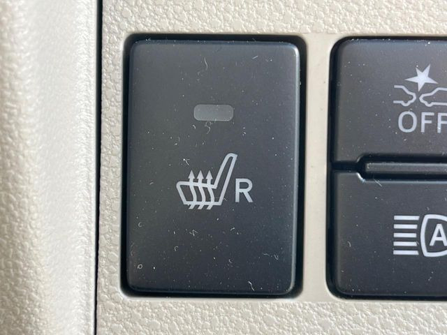 【シートヒーター】寒い日に重宝するシートヒーター!エアコンより早く温まってくれるので寒がりの人も安心ですね♪エアコンの温風は乾燥するから苦手、という方にもをおすすめです。