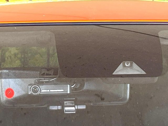 �y�G�}�[�W�F���V�[�u���[�L�z���s���ɑO���̎ԗ�����F�����A�Փ˂������Ȏ��͌x��ƃu���[�L�ŏՓˉ���Ɣ�Q�y�����A�V�X�g�B�����S�Ƀh���C�u�����y���݂��������܂��B