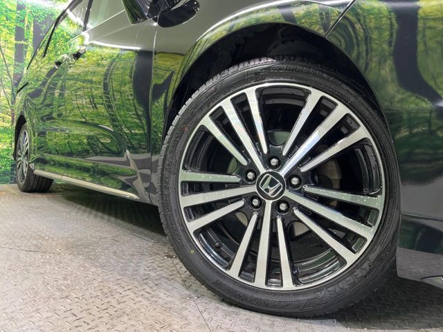 �y�����A���~�z�C�[���z�O�ςɃ}�b�`���������A���~�z�C�[���𑕒����Ă���܂��B�e��ЊO�A���~�z�C�[����A�X�^�b�h���X�^�C�����戵�����Ă���܂��B���񂲑��k����������