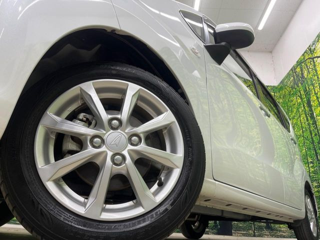 �y����14�C���`�A���~�z�C�[���z�O�ςɃ}�b�`���������A���~�z�C�[���𑕒����Ă���܂��B�e��ЊO�A���~�z�C�[����A�X�^�b�h���X�^�C�����戵�����Ă���܂��B���񂲑��k����������