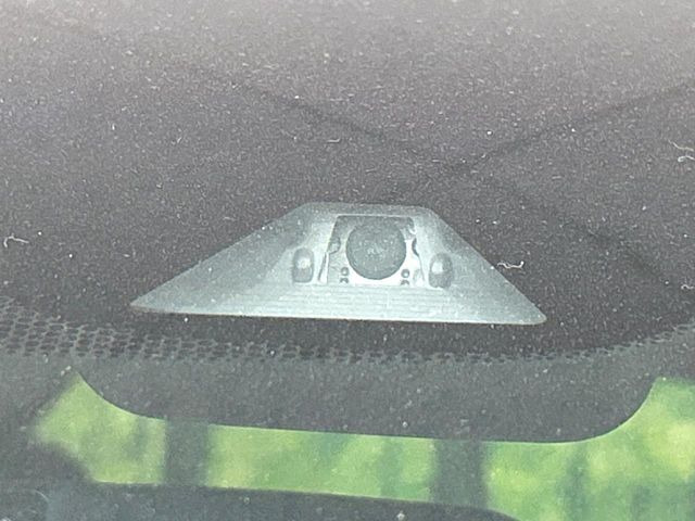 �y�z���_�Z���V���O�z���s���ɑO���̎ԗ�����F�����A�Փ˂������Ȏ��͌x��ƃu���[�L�ŏՓˉ���Ɣ�Q�y�����A�V�X�g�B�����S�Ƀh���C�u�����y���݂��������܂��B