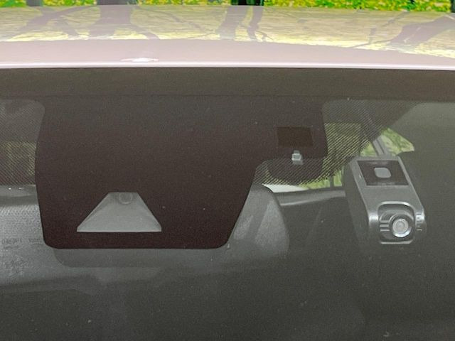 �y�g���^�Z�[�t�e�B�Z���X�z���s���ɑO���̎ԗ�����F�����A�Փ˂������Ȏ��͌x��ƃu���[�L�ŏՓˉ���Ɣ�Q�y�����A�V�X�g�B�����S�Ƀh���C�u�����y���݂��������܂��B