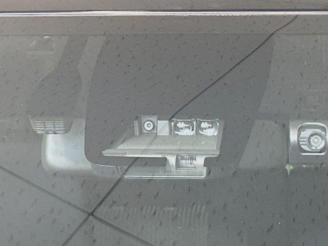 �y�g���^�Z�[�t�e�B�Z���X�z���s���ɑO���̎ԗ�����F�����A�Փ˂������Ȏ��͌x��ƃu���[�L�ŏՓˉ���Ɣ�Q�y�����A�V�X�g�B�����S�Ƀh���C�u�����y���݂��������܂��B