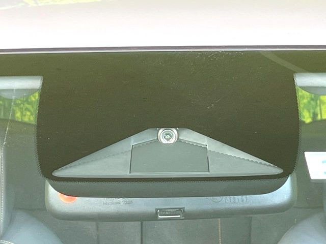 �y�z���_�Z���V���O�z���s���ɑO���̎ԗ�����F�����A�Փ˂������Ȏ��͌x��ƃu���[�L�ŏՓˉ���Ɣ�Q�y�����A�V�X�g�B�����S�Ƀh���C�u�����y���݂��������܂��B