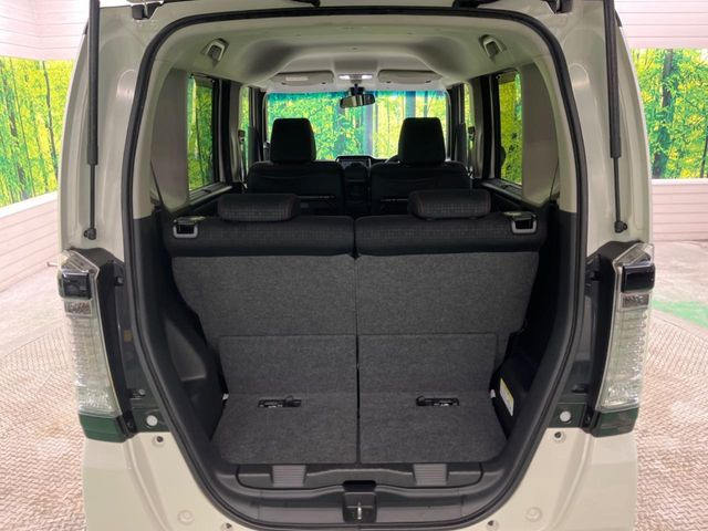 ���i�̂���������ʋ΁A���}���ɏ\���ȉ׎��X�y�[�X���m�ۂ��Ă���܂��B�Z�J���h�V�[�g��|���ƁA�傫�ȉו��̐ύڂ��\�ł���