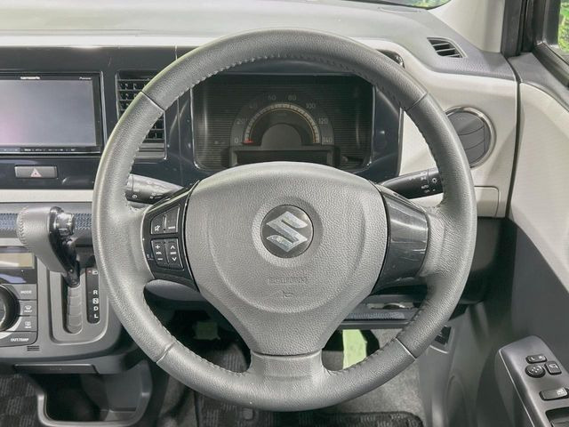 �y�����v�����X�e�A�����O�z�㎿�Ȋv���g�p���邱�ƂŁA��ɂ����������݂ƂĂ��^�]���₷���n���h���ł���