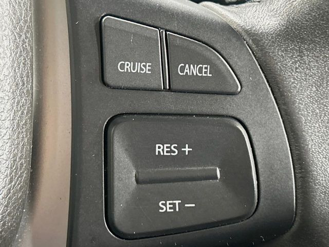 �y�N���[�Y�R���g���[���z�������H�����N���N���s�B�A�N�Z���𗣂��Ă���葬�x�ő��s���ł��A�������^�]���̕��S���y��!�����E�������ȒP�ȃX�C�b�`����Œ����ł��܂��B