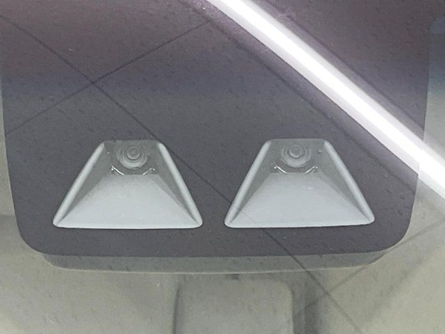 �y�X�}�[�g�A�V�X�g3�z���s���ɑO���̎ԗ�����F�����A�Փ˂������Ȏ��͌x��ƃu���[�L�ŏՓˉ���Ɣ�Q�y�����A�V�X�g�B�����S�Ƀh���C�u�����y���݂��������܂��B