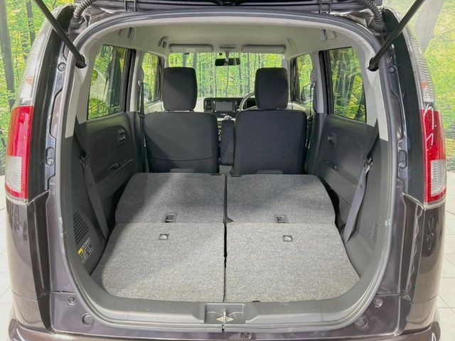 ���i�̂���������ʋ΁A���}���ɏ\���ȉ׎��X�y�[�X���m�ۂ��Ă���܂��B�Z�J���h�V�[�g��|���ƁA�傫�ȉו��̐ύڂ��\�ł���