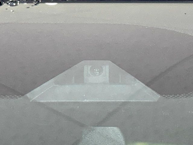 �y�G�}�[�W�F���V�[�u���[�L�z���s���ɑO���̎ԗ�����F�����A�Փ˂������Ȏ��͌x��ƃu���[�L�ŏՓˉ���Ɣ�Q�y�����A�V�X�g�B�����S�Ƀh���C�u�����y���݂��������܂��B