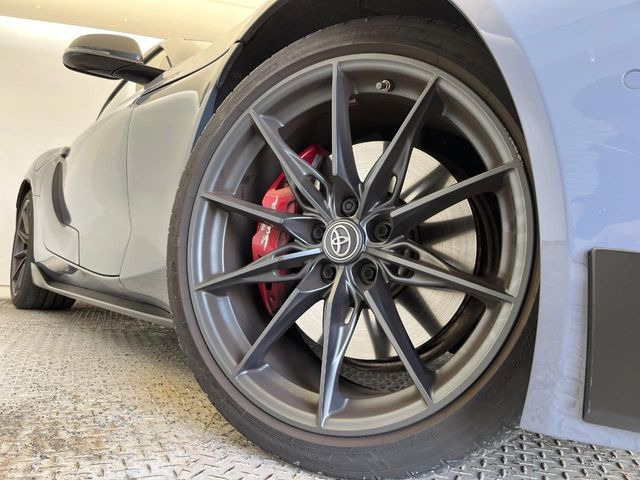 �y����19�C���`�A���~�z�C�[���z�O�ςɃ}�b�`���������A���~�z�C�[���𑕒����Ă���܂��B�e��ЊO�A���~�z�C�[����A�X�^�b�h���X�^�C�����戵�����Ă���܂��B���񂲑��k����������