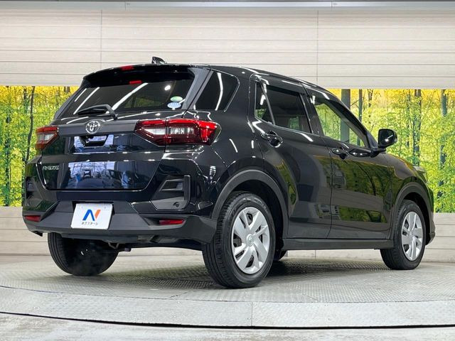 ☆全国のネクステージからお取り寄せが可能※!遠方の店舗に展示してあるクルマが気になる場合も、最寄りの店舗でご覧いただくことが可能です!是非私たちに要望をお聞かせください!※別途費用