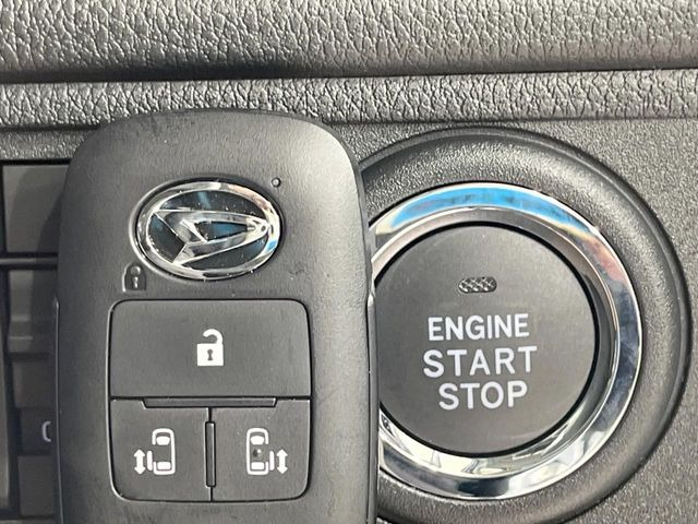 �y�L�[�t���[�V�X�e���z�J�o����|�P�b�g�ɓ��ꂽ�܂܂ł��h�A�̎{���E�������\�ȃX�}�[�g�L�[�𑕔��B�G���W���̃I���E�I�t�����J�M�����o���K�v����������Ƃ��Ă��֗��ł���