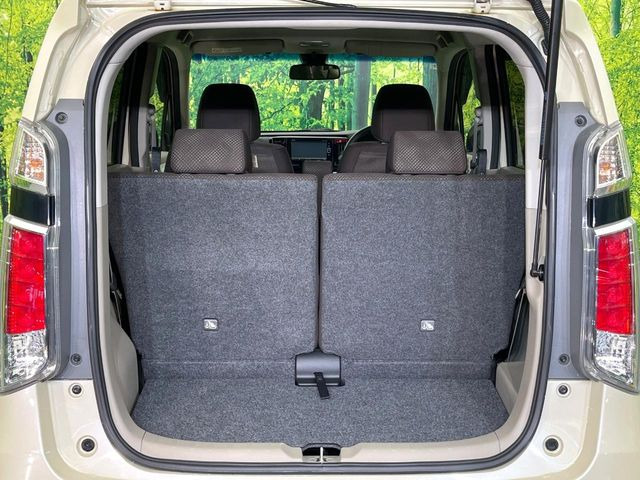 ���i�̂���������ʋ΁A���}���ɏ\���ȉ׎��X�y�[�X���m�ۂ��Ă���܂��B�Z�J���h�V�[�g��|���ƁA�傫�ȉו��̐ύڂ��\�ł���