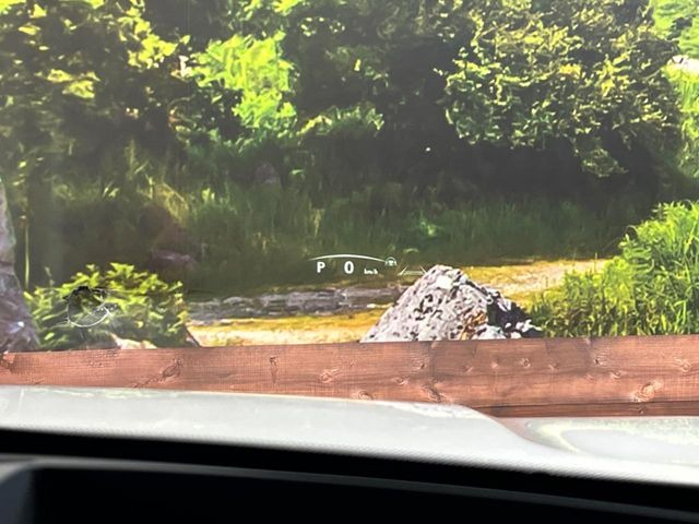 �y�J���[�w�b�h�A�b�v�f�B�X�v���C�z���݂̑��x�⑖�s�����f�W�^���\���ŉ^�]�ȑO���̃K���X�ɓ��e!�J���[�t���Ŏ��F���������A�^�]���ڐ������炳���K�v�ȏ����m�F�ł���̂łƂ��Ă��֗��ň��S!