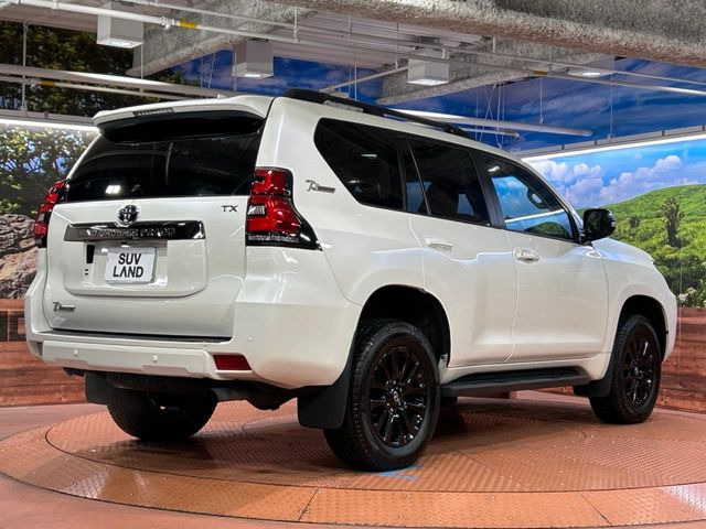 ☆全国のネクステージからお取り寄せが可能※!遠方の店舗に展示してあるクルマが気になる場合も、最寄りの店舗でご覧いただくことが可能です!是非私たちに要望をお聞かせください!※別途費用