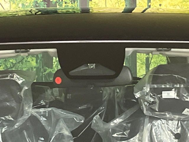 �y�z���_�Z���V���O�z���s���ɑO���̎ԗ�����F�����A�Փ˂������Ȏ��͌x��ƃu���[�L�ŏՓˉ���Ɣ�Q�y�����A�V�X�g�B�����S�Ƀh���C�u�����y���݂��������܂��B