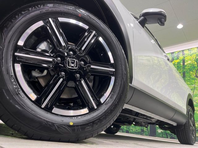 �y����16�C���`�A���~�z�C�[���z�O�ςɃ}�b�`���������A���~�z�C�[���𑕒����Ă���܂��B�e��ЊO�A���~�z�C�[����A�X�^�b�h���X�^�C�����戵�����Ă���܂��B���񂲑��k����������