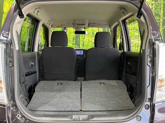 ���i�̂���������ʋ΁A���}���ɏ\���ȉ׎��X�y�[�X���m�ۂ��Ă���܂��B�Z�J���h�V�[�g��|���ƁA�傫�ȉו��̐ύڂ��\�ł���