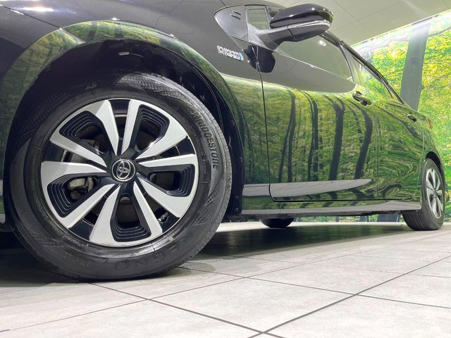 【純正15インチアルミホイール】外観にマッチした純正アルミホイールを装着しております。各種社外アルミホイールや、スタッドレスタイヤも取扱いしております。是非ご相談ください♪