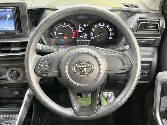 ステアリングも使用感が少なく、きれいな状態となっております♪