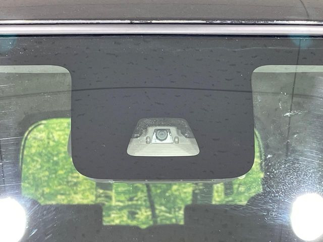 �y�X�}�[�g�A�V�X�g�z���s���ɑO���̎ԗ�����F�����A�Փ˂������Ȏ��͌x��ƃu���[�L�ŏՓˉ���Ɣ�Q�y�����A�V�X�g�B�����S�Ƀh���C�u�����y���݂��������܂��B