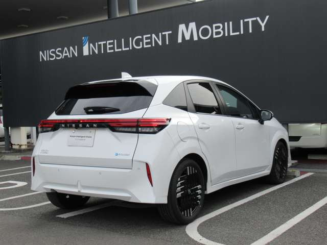 ノートオーラ1.2 G レザーエディション