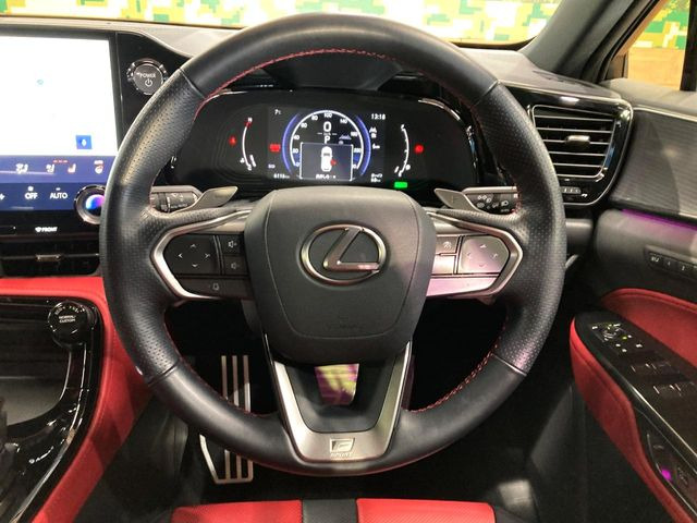 �y�����v�����X�e�A�����O�z�㎿�Ȋv���g�p���邱�ƂŁA��ɂ����������݂ƂĂ��^�]���₷���n���h���ł���