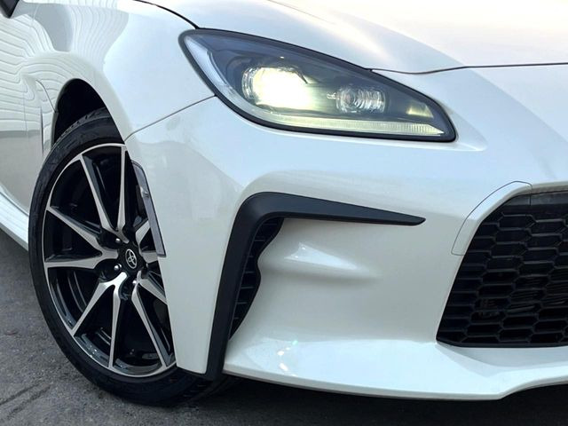 �yLED�w�b�h���C�g�z���V����ԑ��s�����ǍD�Ȏ��E���m�ۂ����S���ĉ^�]�ł��鍂�P�xLED�w�b�h���C�g�𑕔�!�_�����x�������A����d�͂��}�����Ă��܂��B